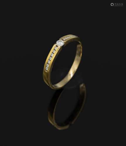 9 kt gold ring with brilliants
