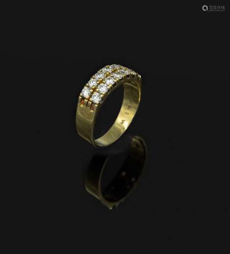 14 kt gold ring with brilliants