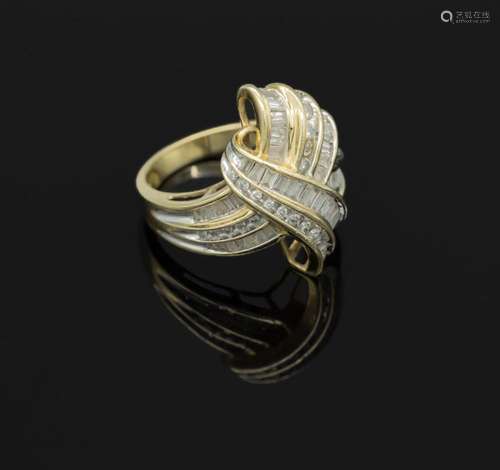 14 kt gold ring with diamonds