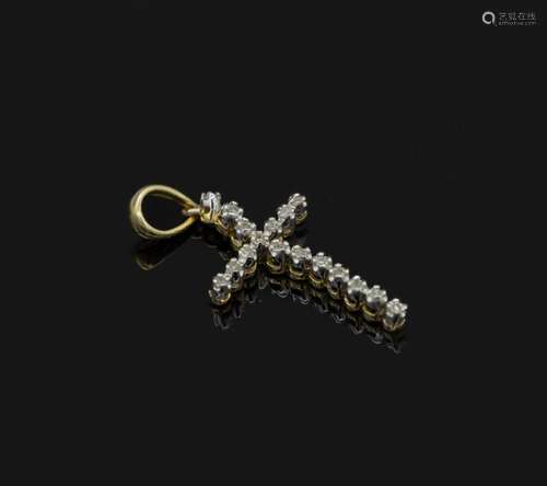 14 kt gold crosspendant with diamonds