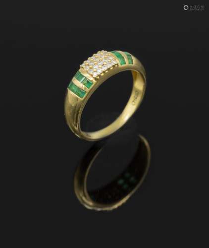 18 kt gold CHRIST ring with emeralds and brilliants