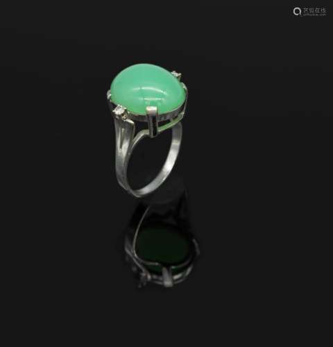 14 kt gold ring with chrysoprase and brilliants