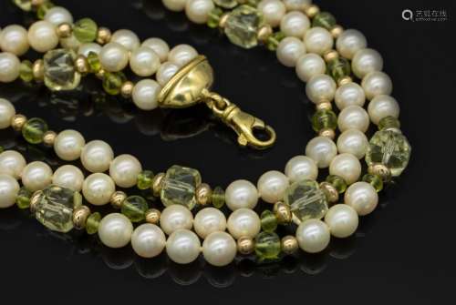 3-row necklace with cultured pearls and coloured stones