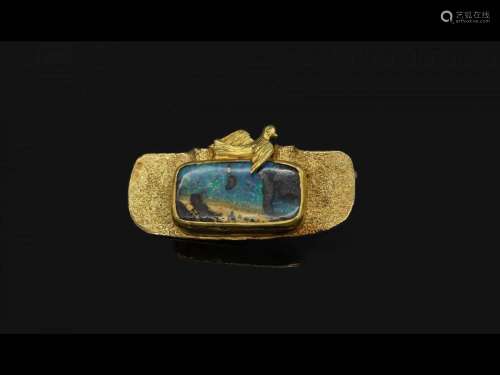 18 kt gold brooch with boulder opal