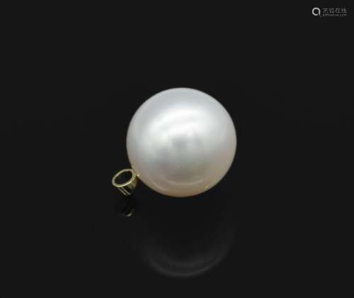 14 kt gold pearl pendant
