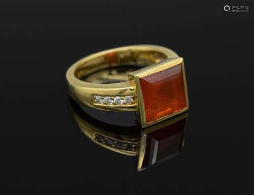18 kt gold fire opal brilliant ring