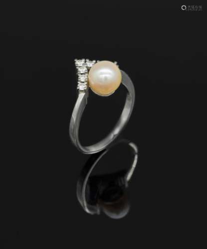 14 kt gold pearl-brilliant-ring