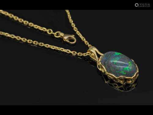 18 kt gold opal-pendant