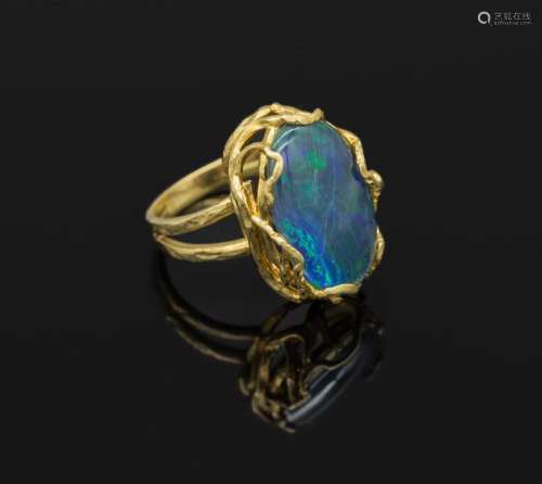 18 kt gold ring with opaltriplet