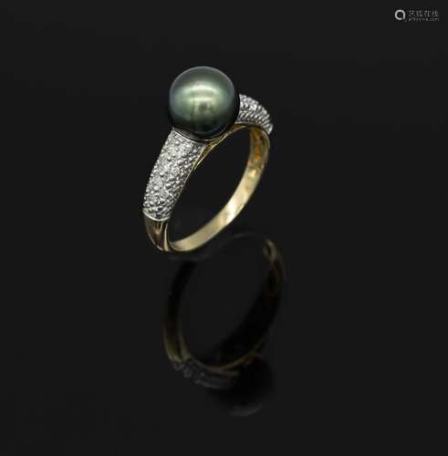 14 kt gold ring with cultured tahitian pearl and diamonds