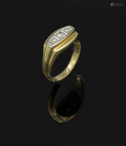 14 kt gold ring with brilliants