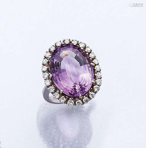 14 kt gold ring with amethyst and brilliants