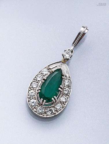 18 kt gold pendant with emerald and brilliants