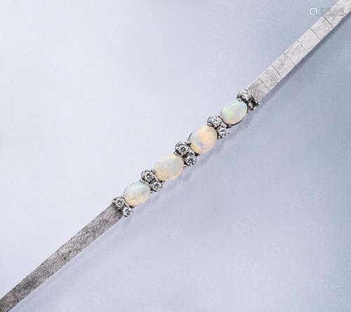 18 kt gold bracelet with opals and brilliants