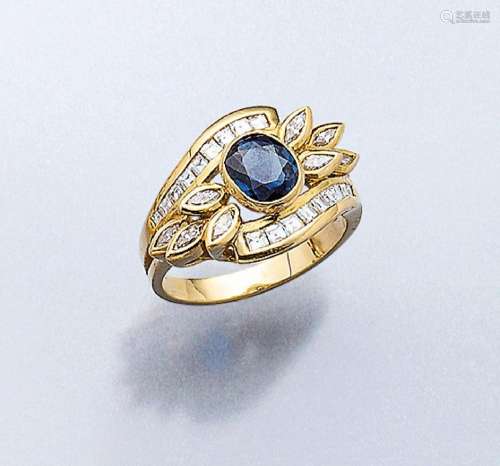 18 kt gold ring with sapphire and diamonds