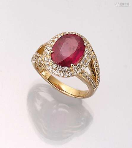 18 kt gold ring with ruby and brilliants