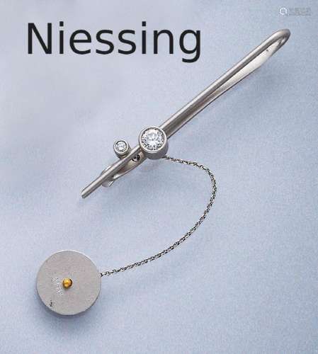 NIESSING platinum tiepin with brilliants