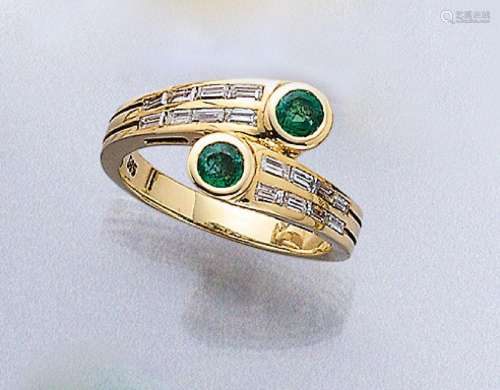 14 kt gold ring with emeralds and diamonds