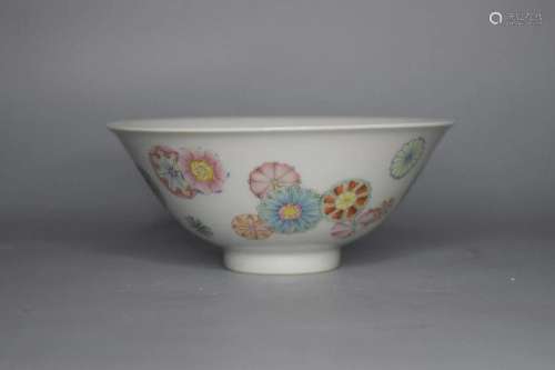 CHINESE PORCELAIN FAMILLE ROSE ROUND FLOWER BOWL LATE QING D...