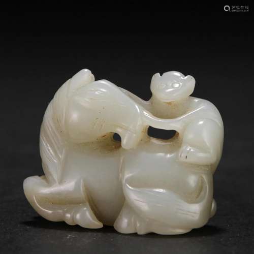 CHINESE WHITE JADE HORSE TABLE ITEM