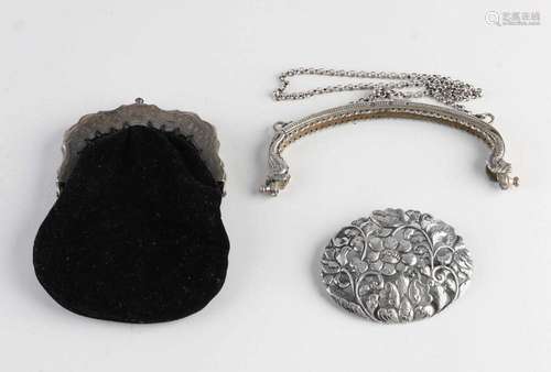 2 Silver bag brackets and brooch