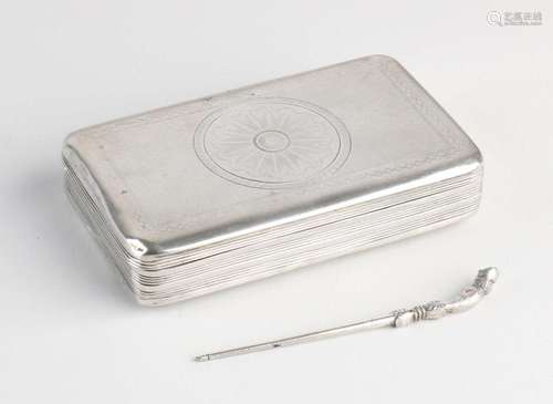 Silver tobacco box with pipe root