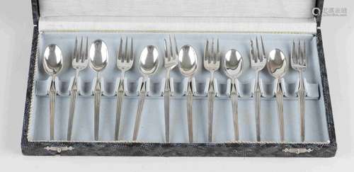 Cassette with 6 forks and 6 spoons