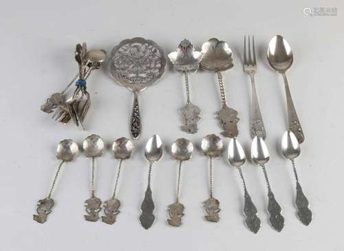 Lot silver (Wayang, etc.)