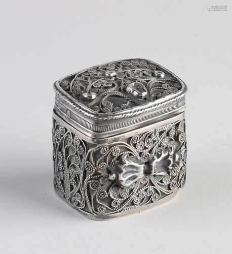 Silver loderain box