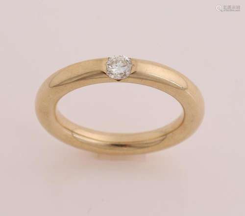 Gold ring with diamond