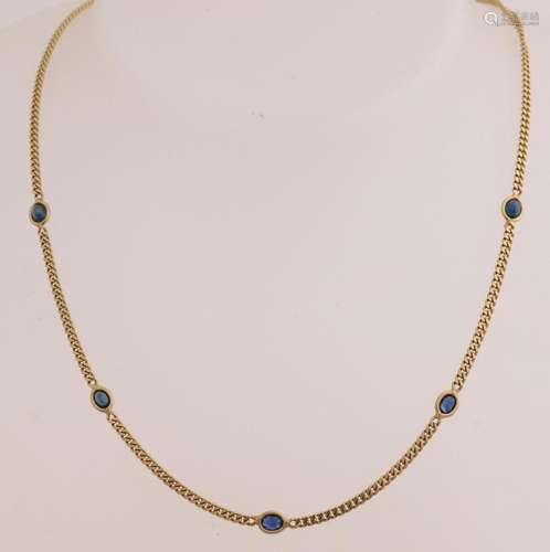 Necklace with sapphires