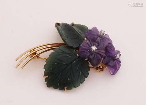 Gold brooch with amethyst, jade and diamond