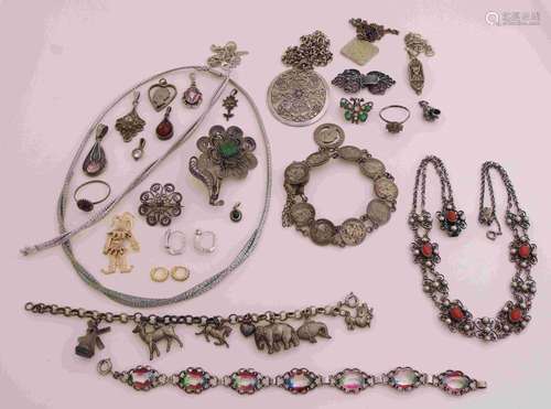 Lot of silver jewelry