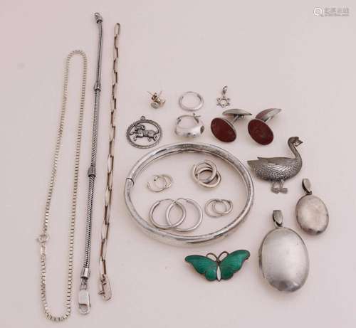 Lot of silver jewelry