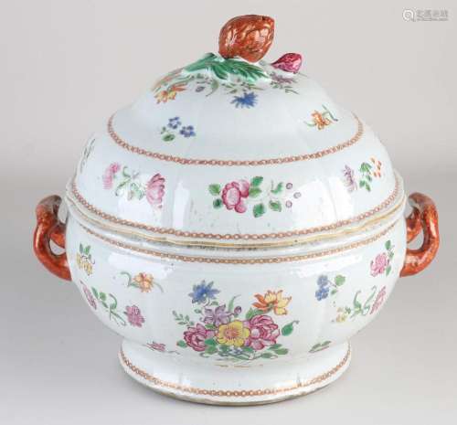 18th Century Chinese Family Rose lidded tureen Ø 24 cm.