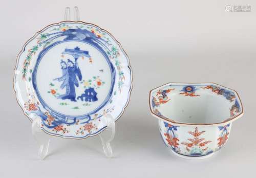 Two parts antique Kakiemon porcelain