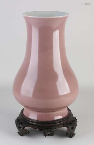 Chinese vase + pedestal, H 36 cm.