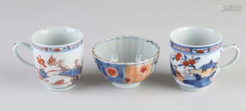 Three 18th century Chinese Imari porcelain cups