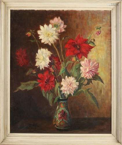 A. Zuiderwijk, Platelen vase with flowers