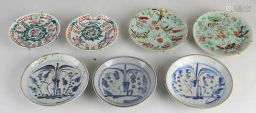 Seven antique Chinese dishes Ø 13-15 cm.