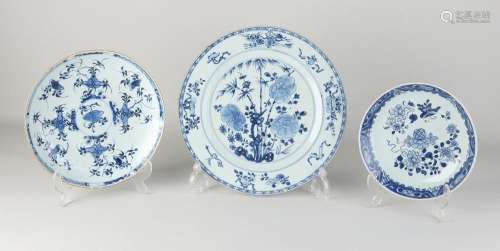 Three 18th century Chinese plates Ø 18-27 cm.