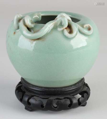 Chinese celadon vase, H 7x Ø 10 cm.