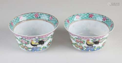 Two Chinese bowls Ø 12.5 cm.