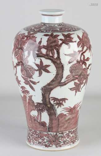 Chinese Mei Ping vase, H 32 cm.