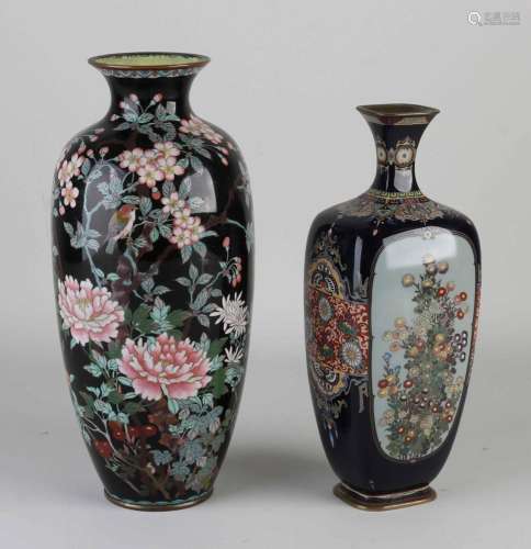 Two Japanese cloisonné vases, 1920