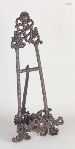 Cast iron easel
