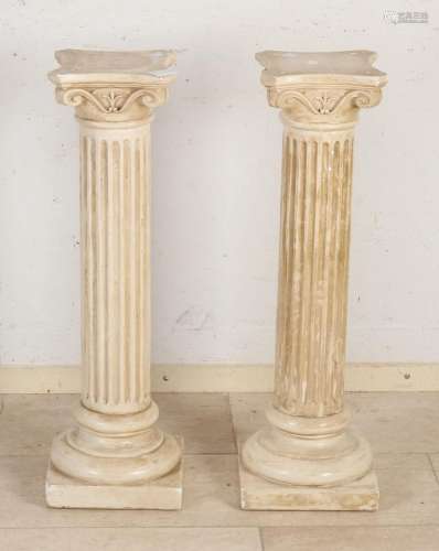 2x Plaster pedestal