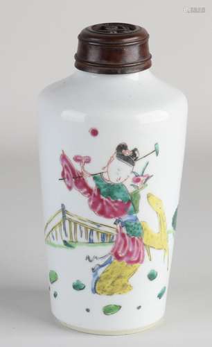 Chinese Yongzheng vase, H 17 cm.