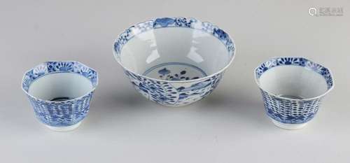 Three parts antique Chinese porcelain