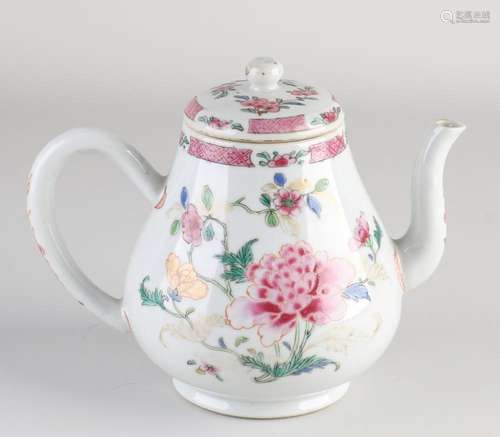 Large 18th century Yongzheng teapot